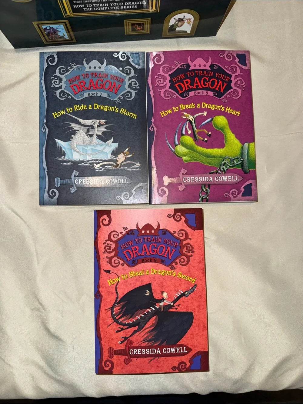 How to Train Your Dragon Complete Box Set - Multicolor Spines